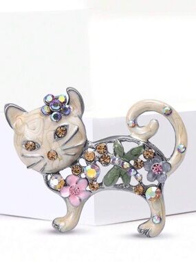 White Cat silver brooch